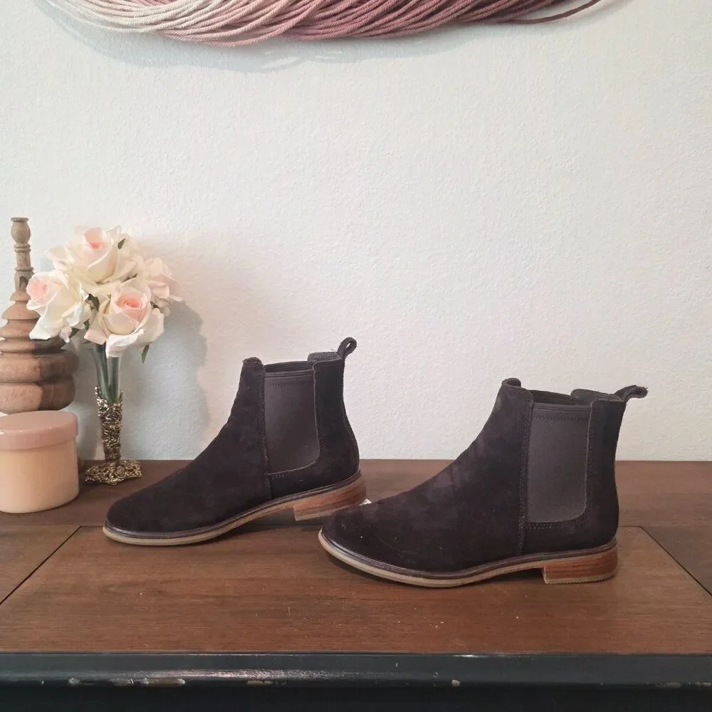 Clarks - Clarkdale Arlo Suede Pull On Chelsea Boots Brown Sz 9.5